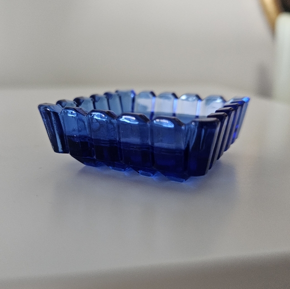 Cobalt Blue UV Reactive Salt Cellar - Picture 3 of 7